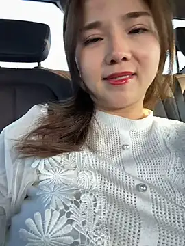 Efangfang online show from February 3, 2025, 11:58 pm