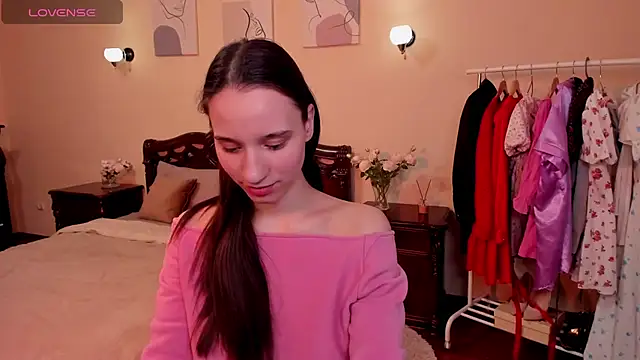 Snapshot of StaceySunny chatting on February 17, 2025, 11:34 am StaceySunny online show from February 17, 2025, 11:34 am