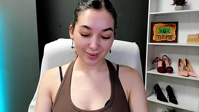 Snapshot of Meagn_Extasy chatting on July 17, 2026, 6:42 am Meagn Extasy online show from July 17, 2026, 6:42 am