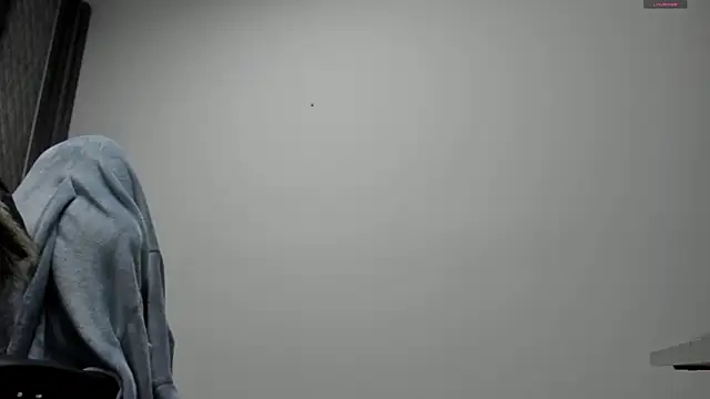 selene red  online show from September 21, 2025, 4:30 pm