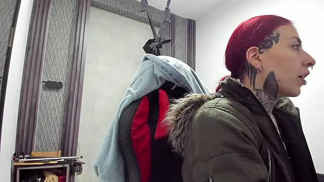 selene red  online show from February 20, 2026, 12:29 am