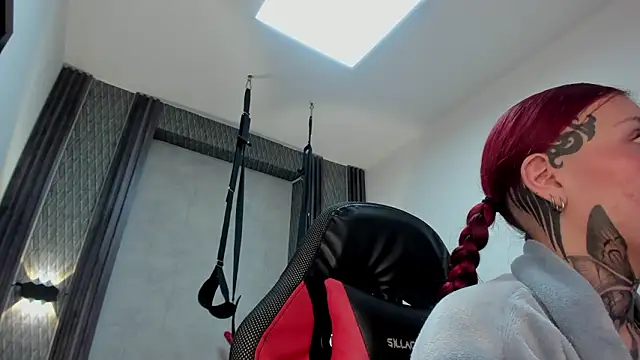 selene red  online show from March 2, 2026, 5:08 am