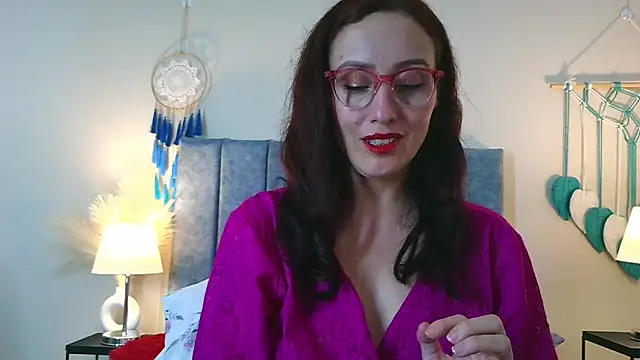 IberianMoonMK online show from February 5, 2026, 6:01 pm