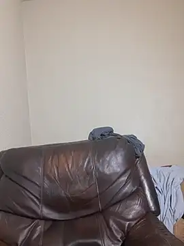 Snapshot of theDemente18 chatting on November 3, 2025, 9:54 am theDemente18 online show from November 3, 2025, 9:54 am