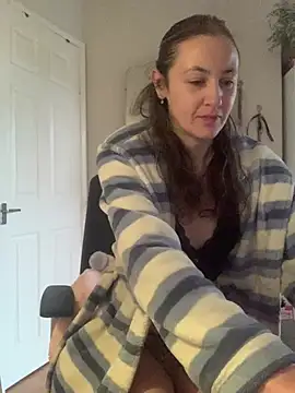 Snapshot of Littlelolo60 chatting on January 27, 2025, 8:29 am Littlelolo60 online show from January 27, 2025, 8:29 am