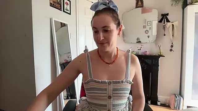 Snapshot of Littlelolo60 chatting on June 23, 2026, 10:02 am Littlelolo60 online show from June 23, 2026, 10:02 am