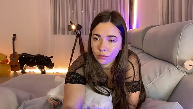 Mika Miller online show from February 2, 2026, 1:37 am