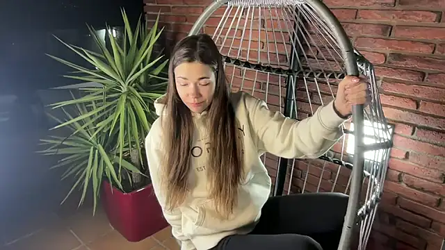 Mika Miller online show from March 13, 2026, 6:58 pm