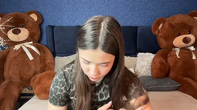 Mika Miller online show from April 15, 2026, 6:48 pm