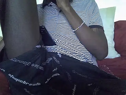 Snapshot of Delicious-D chatting on February 25, 2025, 8:25 am Delicious-D online show from February 25, 2025, 8:25 am