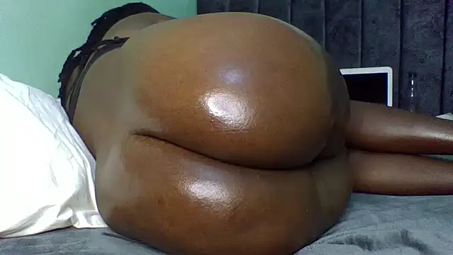 sweettnadia online show from March 1, 2025, 9:59 pm