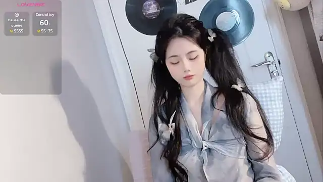 Qedgjwyz1 online show from March 19, 2025, 3:30 am