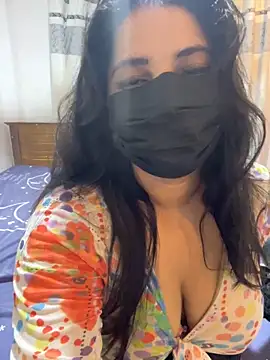 NOORA-GIRL online show from April 12, 2026, 9:53 pm