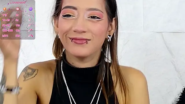 zorravioletta1 online show from September 13, 2025, 12:49 pm