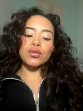 Snapshot of Marie_Rose chatting on October 30, 2025, 10:21 pm Marie Rose online show from October 30, 2025, 10:21 pm