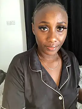 Snapshot of Lola_kims chatting on February 5, 2025, 1:54 pm Lola kims online show from February 5, 2025, 1:54 pm