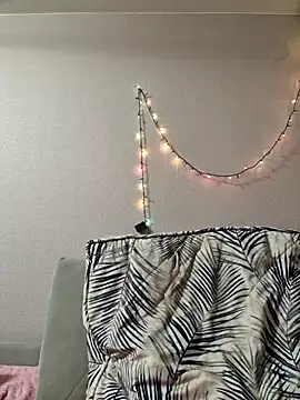 Snapshot of _Alice_0-0 chatting on October 26, 2025, 2:23 pm  Alice 0-0 online show from October 26, 2025, 2:23 pm