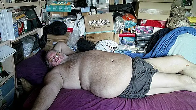 hadeszeuss2 online show from November 15, 2025, 2:13 pm