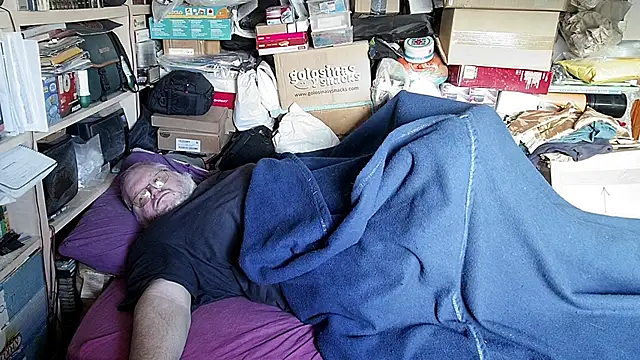 hadeszeuss2 online show from November 30, 2025, 2:43 pm