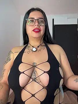 Devilsweet17 online show from April 23, 2026, 9:39 pm