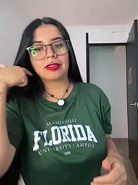 Devilsweet17 online show from April 24, 2026, 7:27 pm