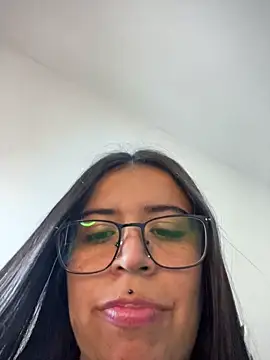 Devilsweet17 online show from July 22, 2026, 2:36 am