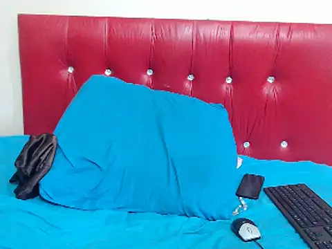 Snapshot of NaughtyKelly28 chatting on March 19, 2025, 8:12 am NaughtyKelly28 online show from March 19, 2025, 8:12 am