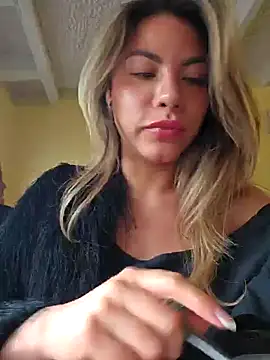 Karen San Miguel online show from October 25, 2025, 6:46 pm