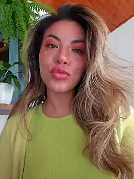 Karen San Miguel online show from November 4, 2025, 7:13 pm