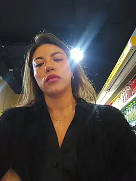 Snapshot of Karen_San_Miguel chatting on March 18, 2026, 10:13 pm Karen San Miguel online show from March 18, 2026, 10:13 pm