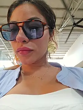 Snapshot of Karen_San_Miguel chatting on April 12, 2026, 8:47 pm Karen San Miguel online show from April 12, 2026, 8:47 pm