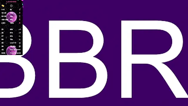 Snapshot of UniversitygirlQS chatting on December 3, 2024, 4:03 am UniversitygirlQS online show from December 3, 2024, 4:03 am