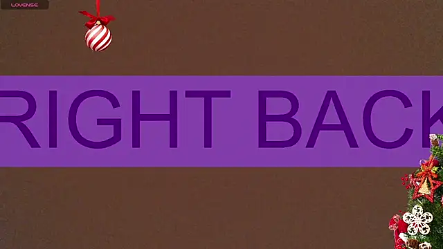 Snapshot of UniversitygirlQS chatting on December 21, 2024, 10:28 am UniversitygirlQS online show from December 21, 2024, 10:28 am