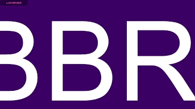 Snapshot of UniversitygirlQS chatting on December 27, 2024, 7:40 am UniversitygirlQS online show from December 27, 2024, 7:40 am