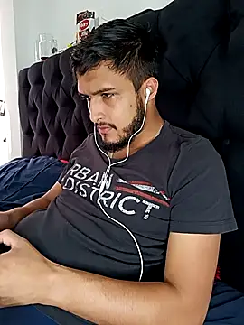 Snapshot of mosmar_20 chatting on February 4, 2026, 8:47 pm mosmar 20 online show from February 4, 2026, 8:47 pm