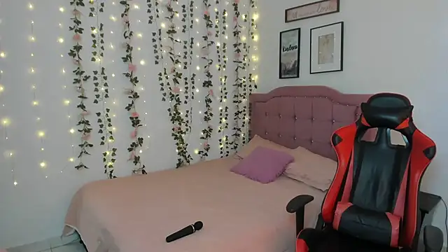 Snapshot of Antonella_heinz chatting on May 14, 2026, 6:47 pm Antonella heinz online show from May 14, 2026, 6:47 pm