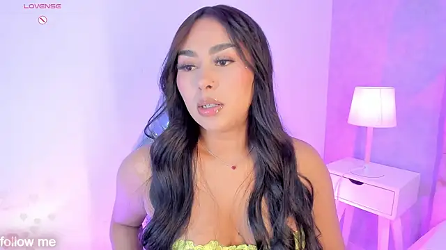 Cameliaa Smiith online show from April 18, 2026, 4:49 am