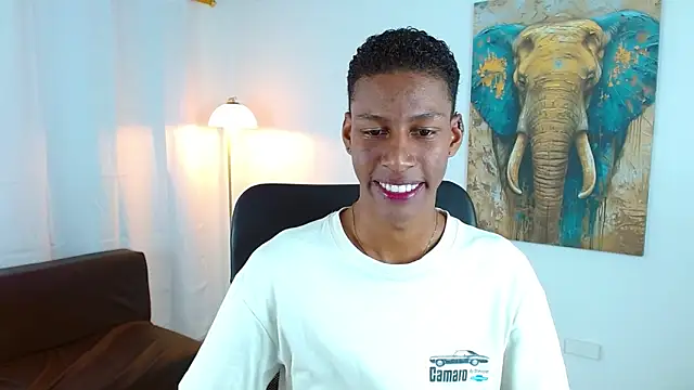 maiki18  online show from December 3, 2025, 8:40 pm