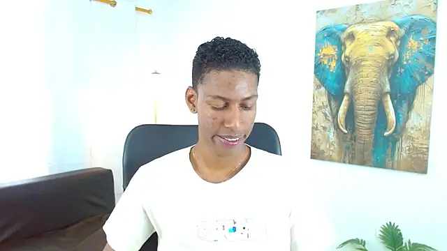 maiki18  online show from December 16, 2025, 9:20 pm