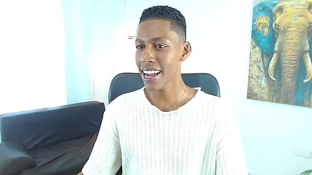 maiki18  online show from February 7, 2026, 8:34 pm