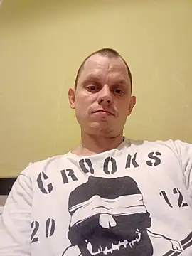 Bossbuss online show from March 1, 2026, 11:29 pm