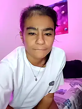 Leslly  online show from January 13, 2025, 5:01 am