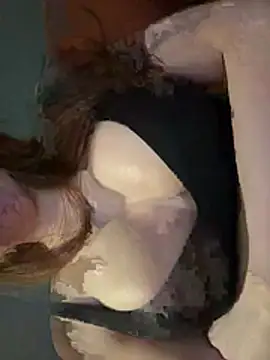 elizabethgoddess online show from April 4, 2026, 3:09 pm