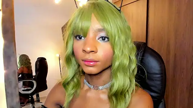 alikahouston4 online show from February 1, 2025, 7:13 pm