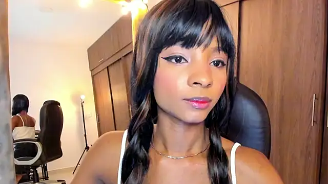 alikahouston4 online show from February 25, 2025, 4:35 am