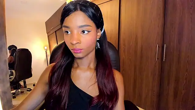 alikahouston4 online show from September 12, 2025, 2:11 am