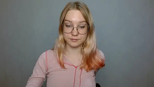 Snapshot of cindi_hot chatting on January 12, 2025, 12:44 pm cindi hot online show from January 12, 2025, 12:44 pm