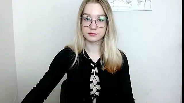 Snapshot of cindi_hot chatting on March 21, 2025, 8:28 am cindi hot online show from March 21, 2025, 8:28 am