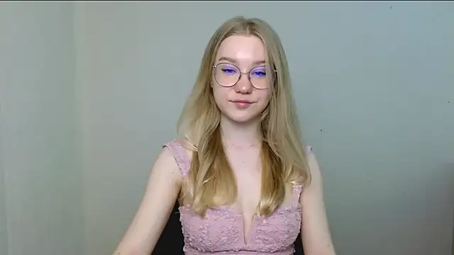 cindi hot online show from April 3, 2026, 10:13 am