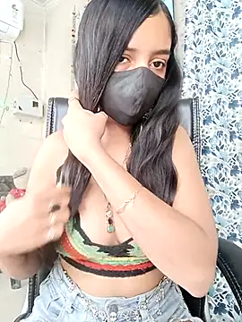 Parinaaz18 online show from April 17, 2026, 1:52 am